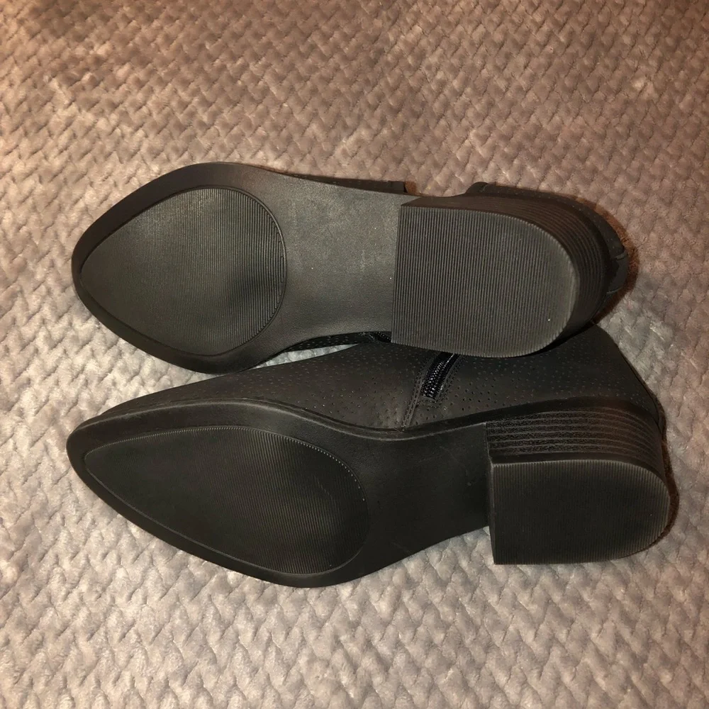 NWOT Black Ankle Shoes - Picture 4 of 7